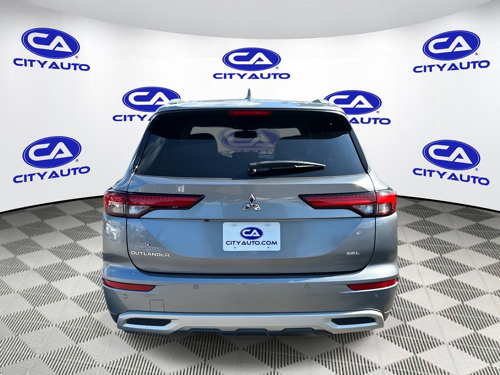 2022 Mitsubishi Outlander SEL photo 4