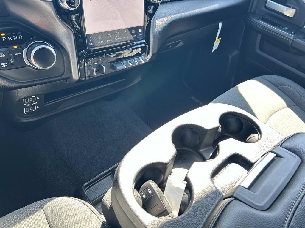 2024 Ram 2500 Big Horn photo 25
