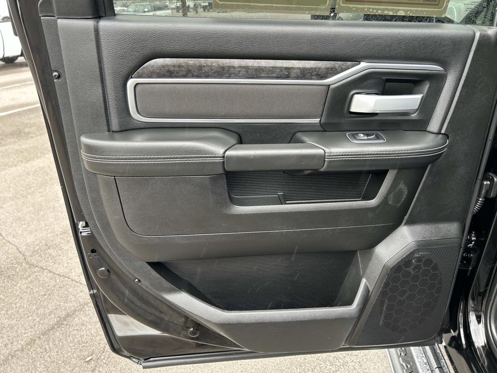 2024 Ram 2500 Big Horn photo 16