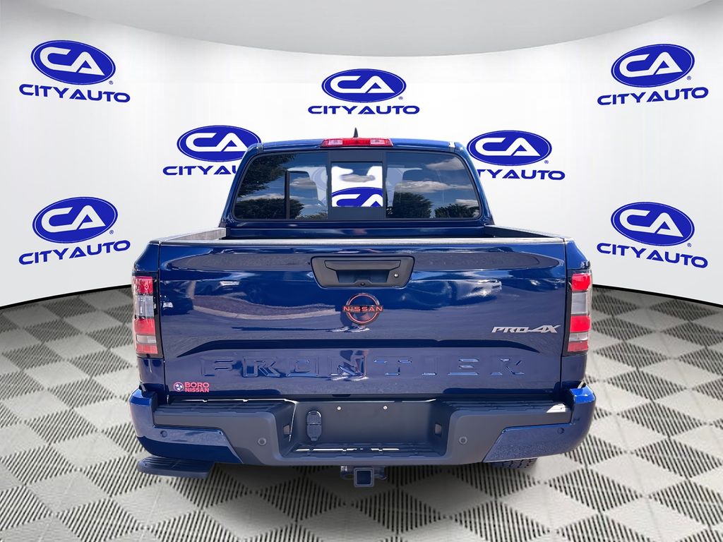 2022 Nissan Frontier PRO-4X Crew Cab photo 4