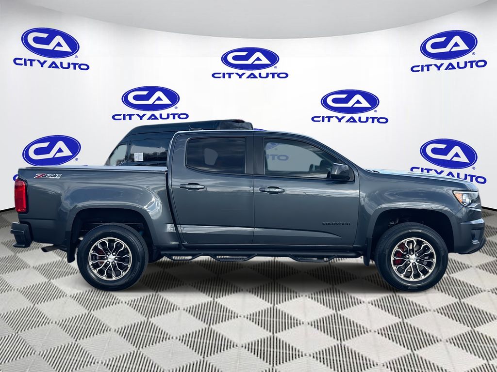 2016 Chevrolet Colorado Z71 photo 2