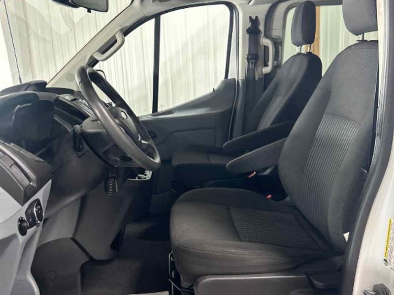2018 Ford Transit XLT photo 3