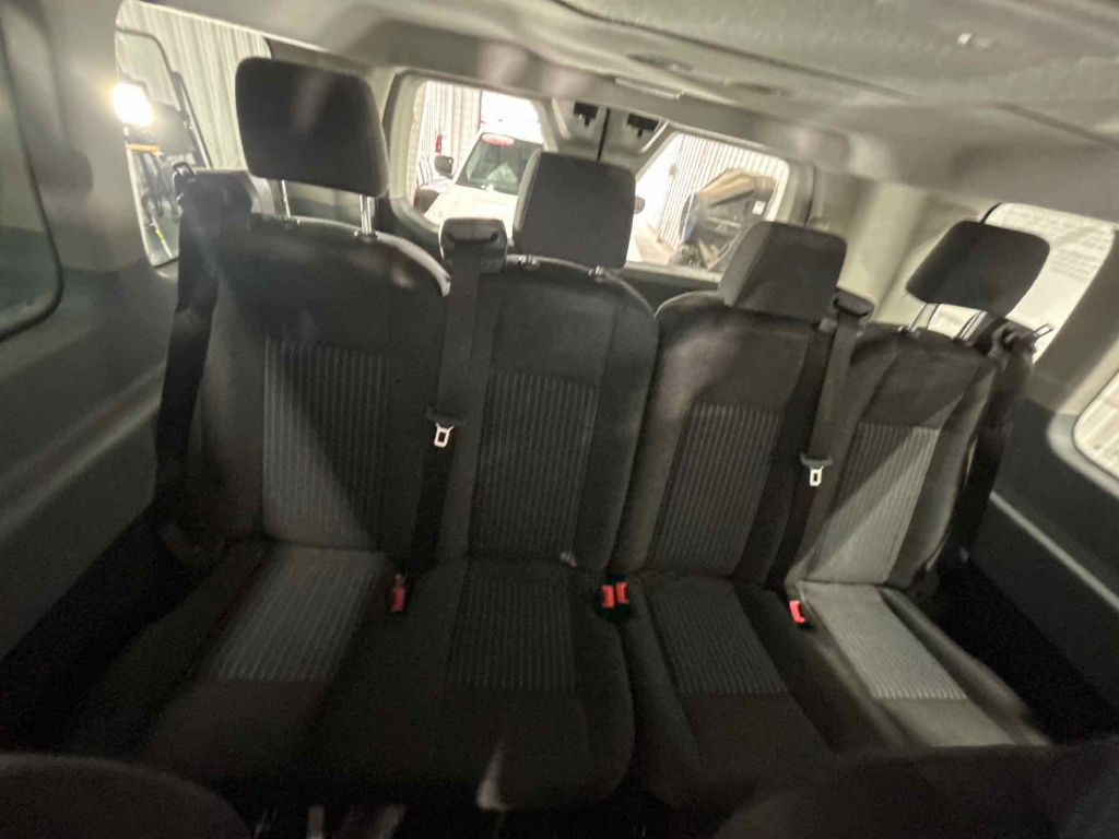 2018 Ford Transit XLT photo 4