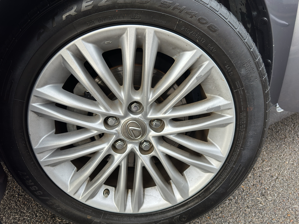 2014 Lexus ES 350 Base photo 24
