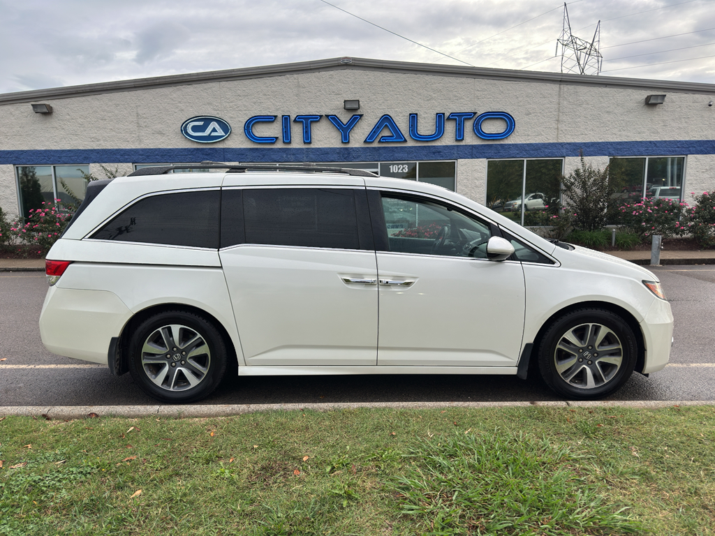2017 Honda Odyssey Touring Elite photo 2