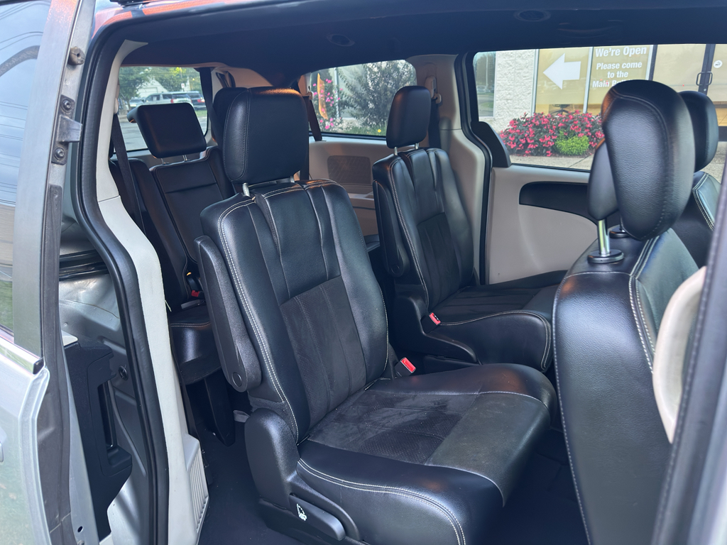 2017 Dodge Grand Caravan SXT photo 14