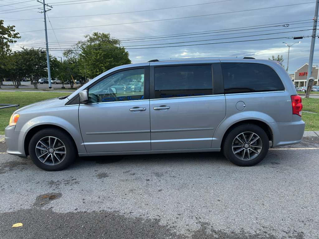 2017 Dodge Grand Caravan SXT photo 6