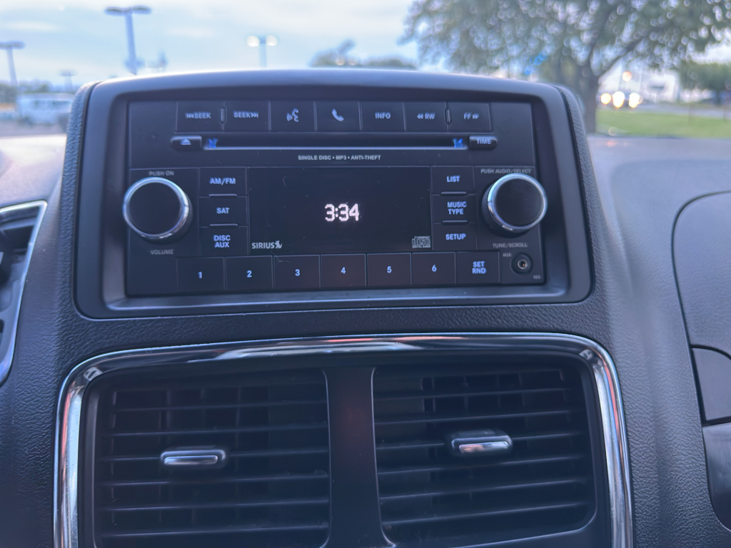 2017 Dodge Grand Caravan SXT photo 19