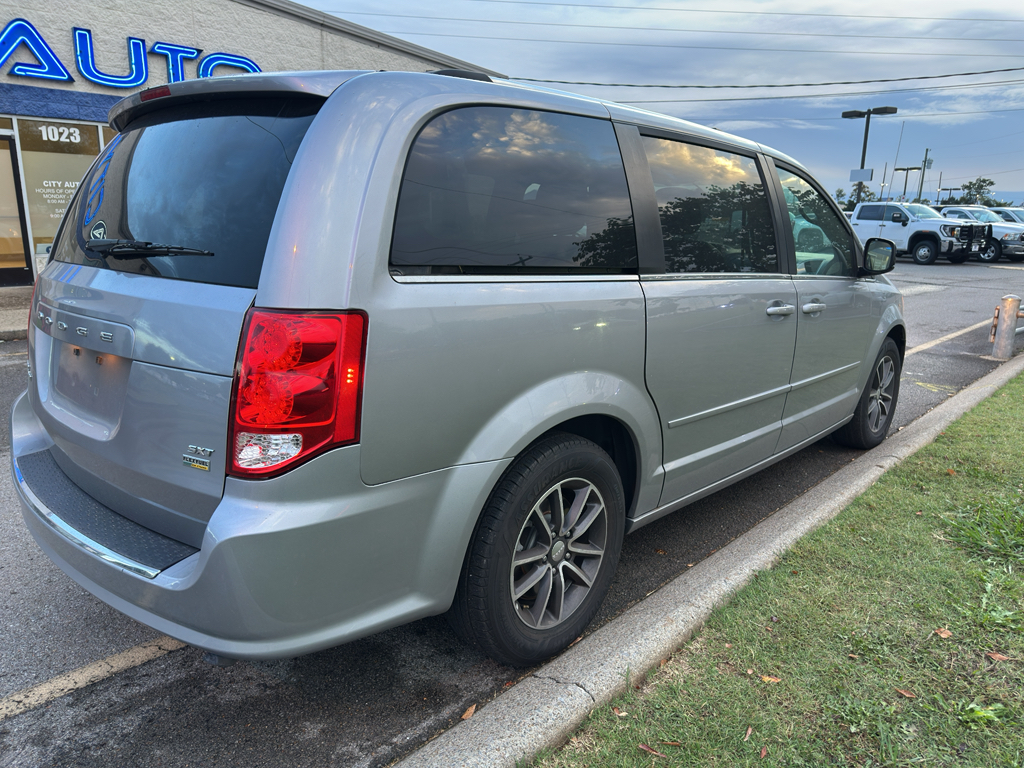 2017 Dodge Grand Caravan SXT photo 9