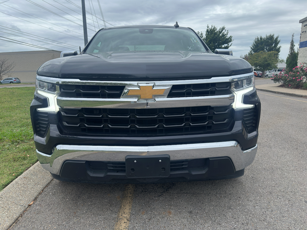 2022 Chevrolet Silverado 1500 LT photo 3