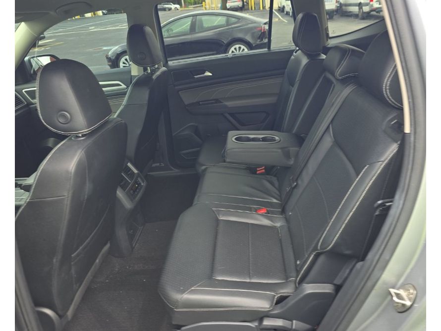 2022 Volkswagen Atlas SE photo 3