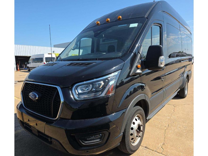 2023 Ford Transit XLT photo 3