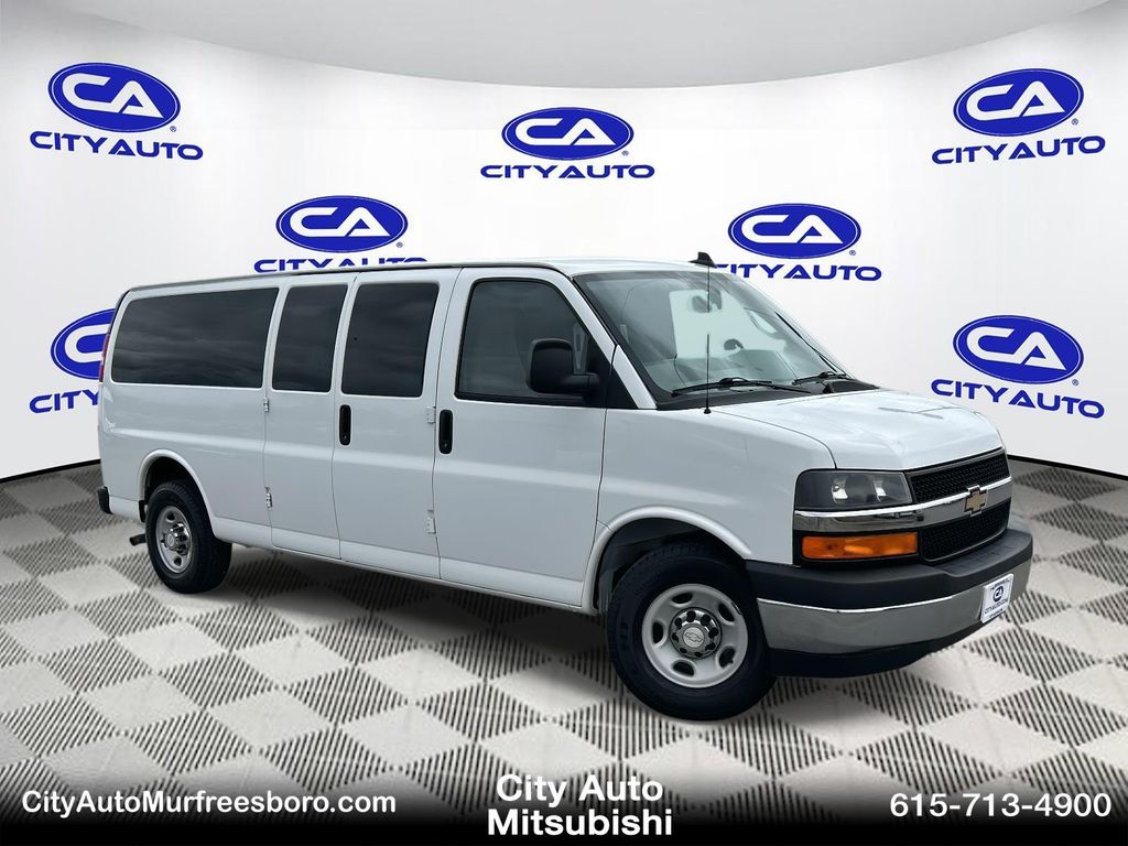 2017 Chevrolet Express Passenger LS