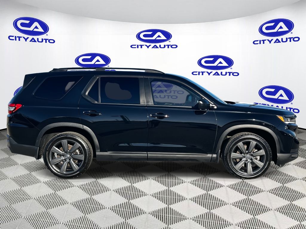2023 Honda Pilot Sport photo 2