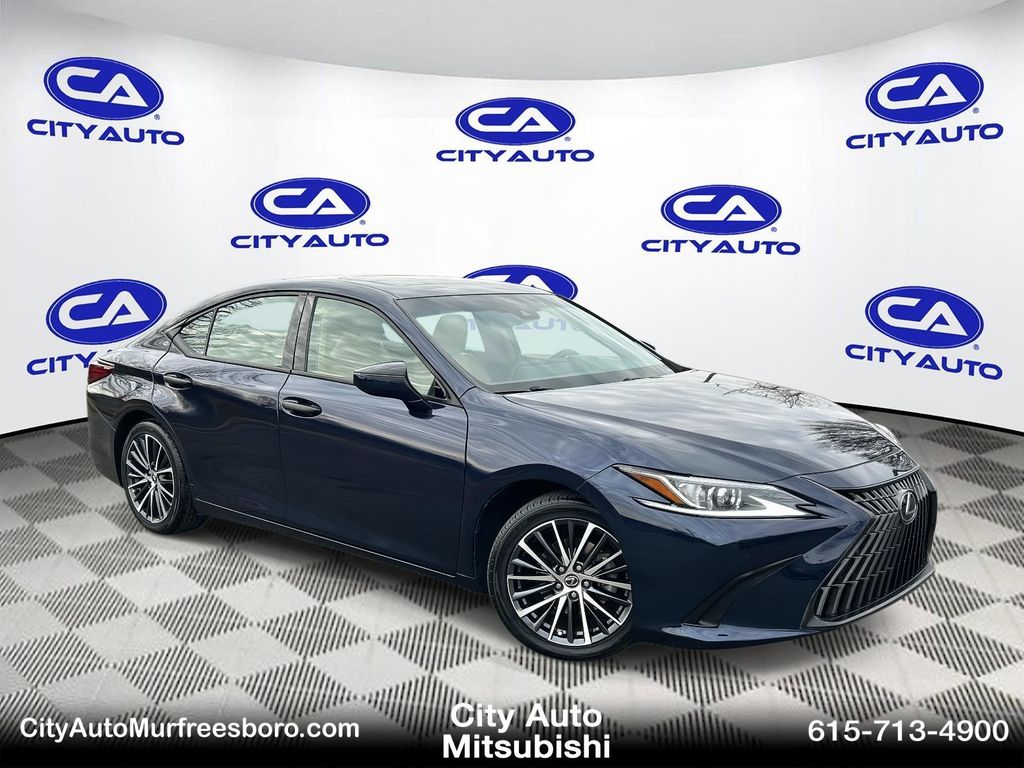 2022 Lexus ES 350's photo