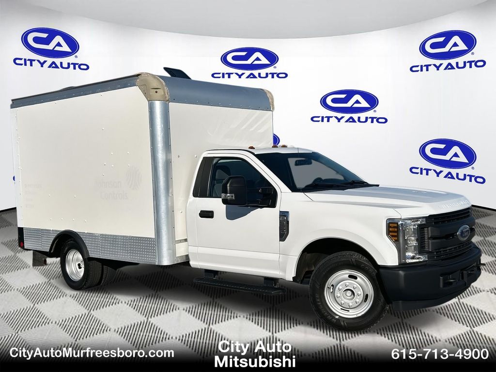 2019 Ford F-350 Super Duty Chassis Cab XL