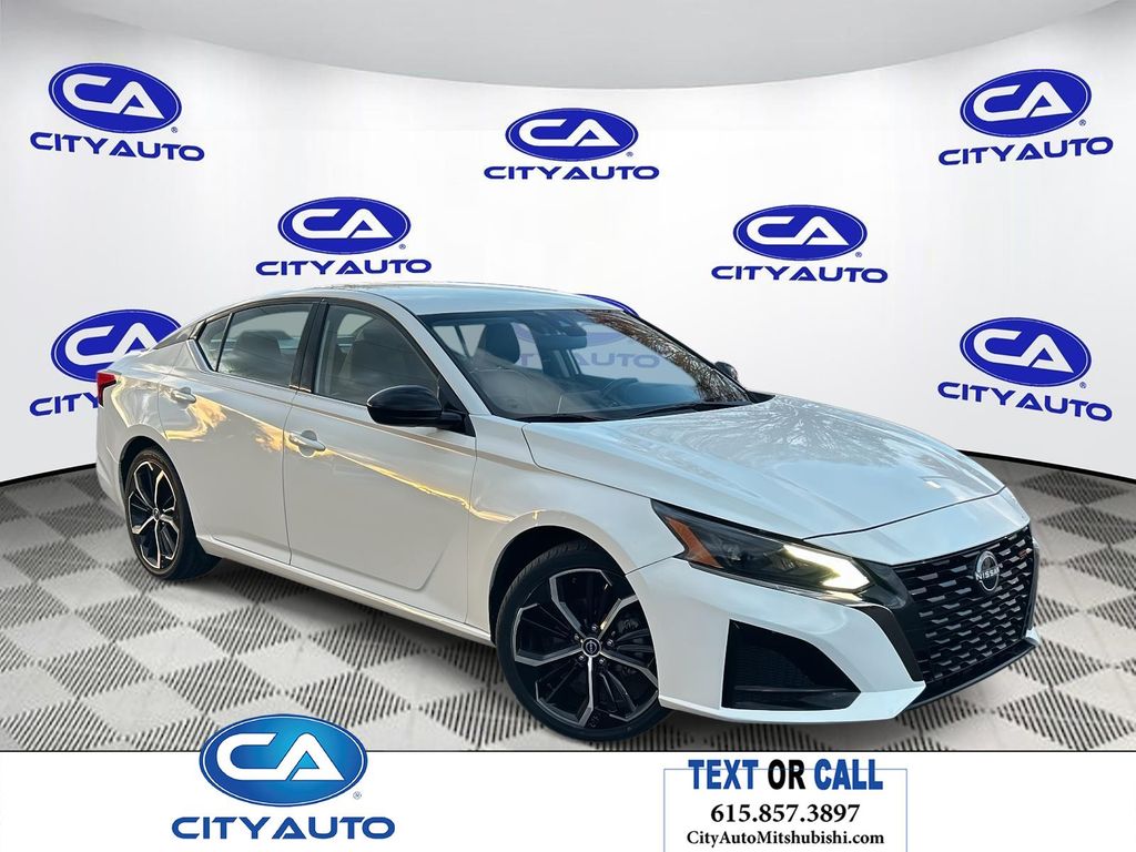 2023 Nissan Altima SR