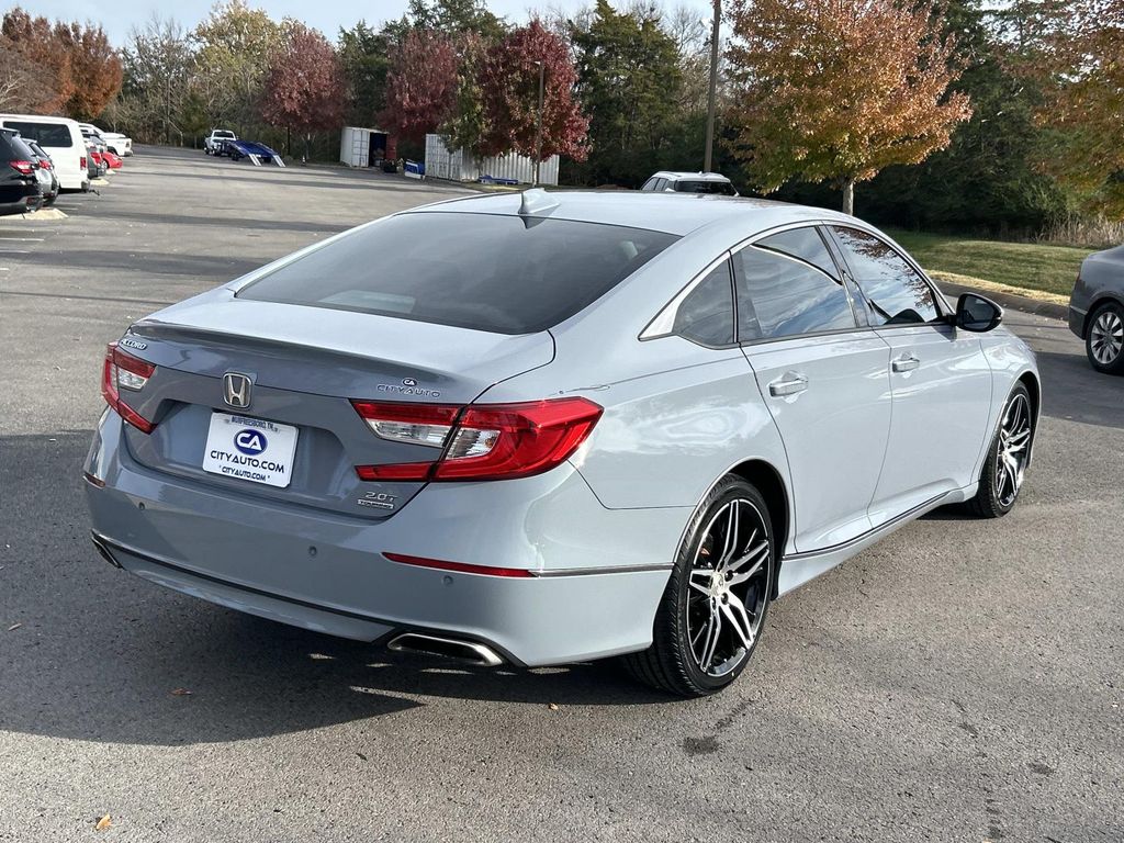 2022 Honda Accord Touring photo 3