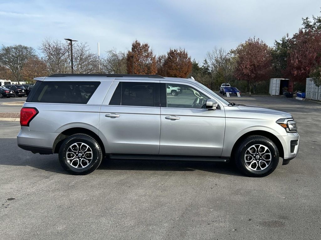 2024 Ford Expedition MAX XLT photo 2