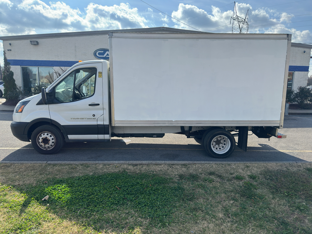 2019 Ford Transit Chassis Cab photo 3