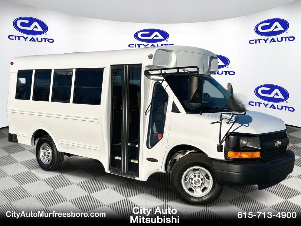 2003 Chevrolet Express G3500's photo