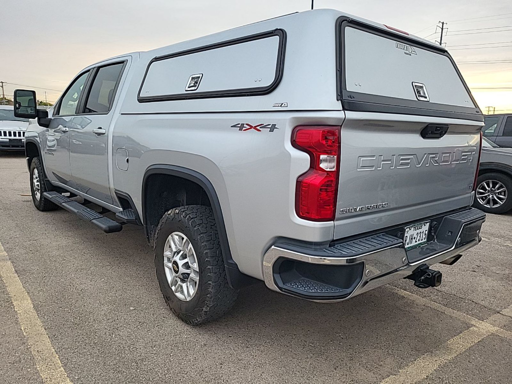 2021 Chevrolet Silverado 2500HD LT photo 3