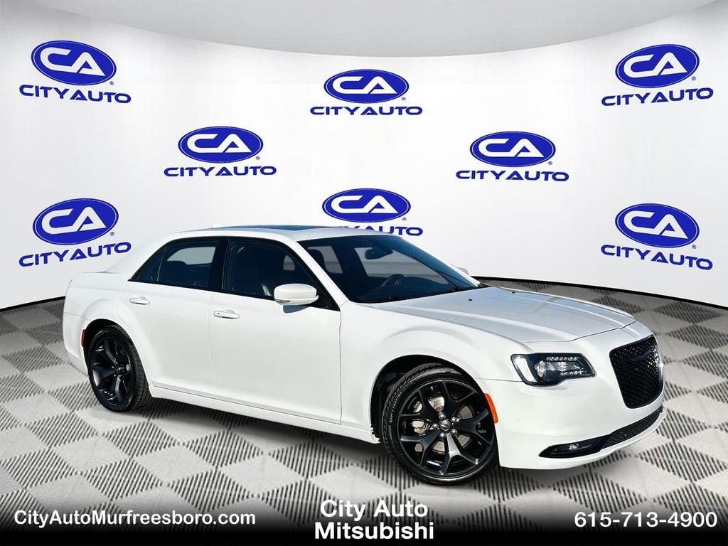2023 Chrysler 300 S's photo