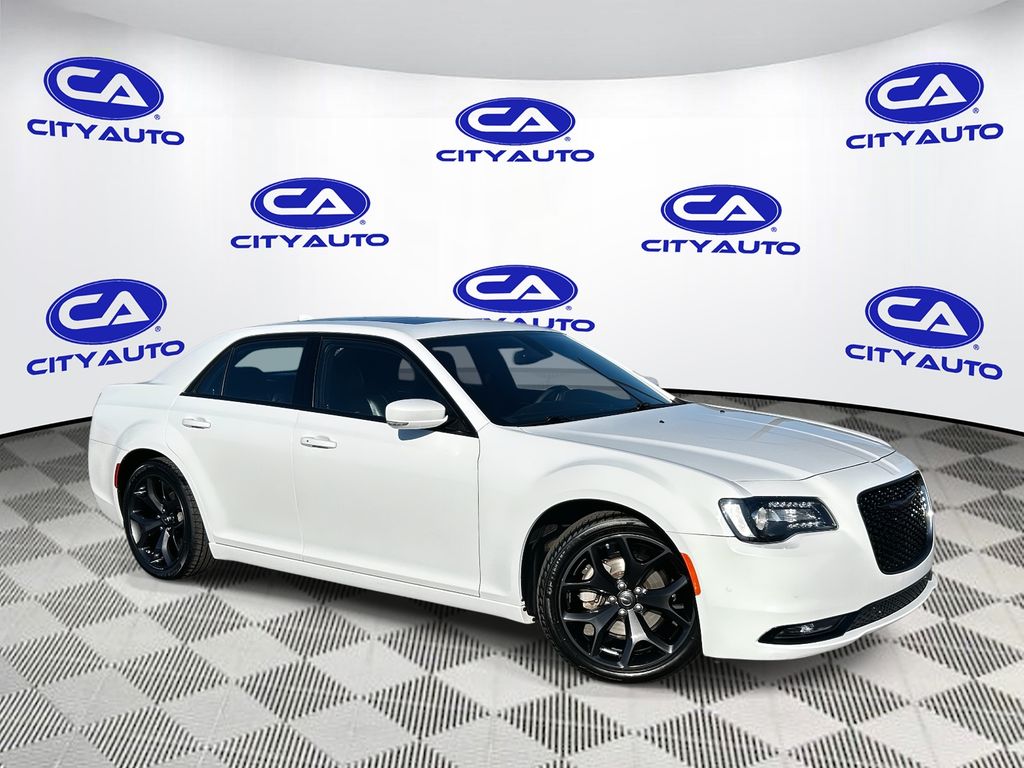 2023 Chrysler 300 S's photo
