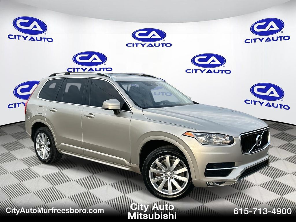2016 Volvo XC90 Momentum's photo