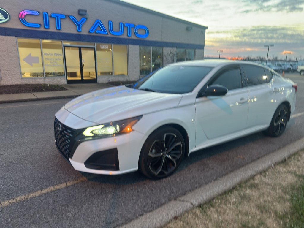 2023 Nissan Altima SR