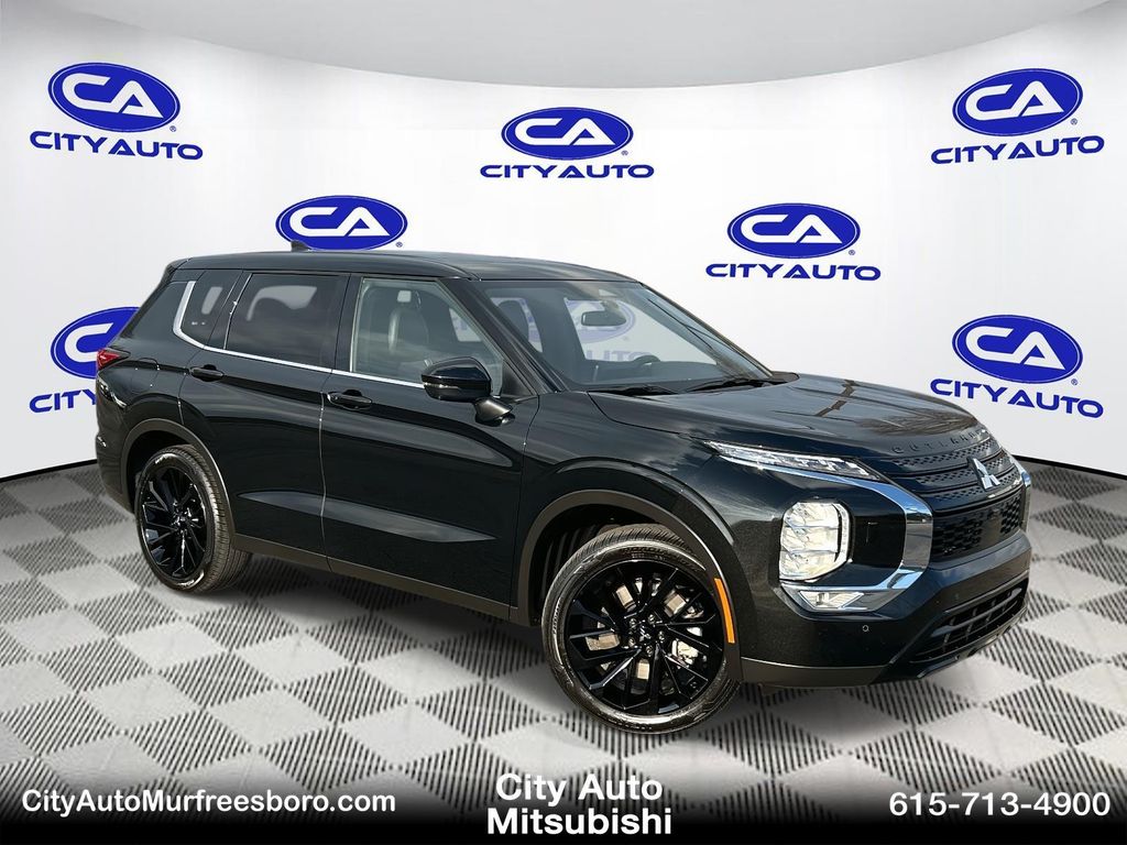 2024 Mitsubishi Outlander SE Black Edition's photo