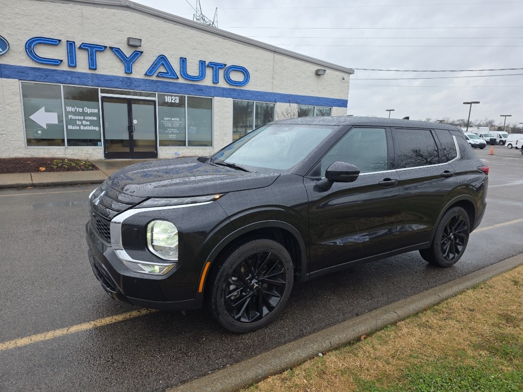 2024 Mitsubishi Outlander SE Black Edition