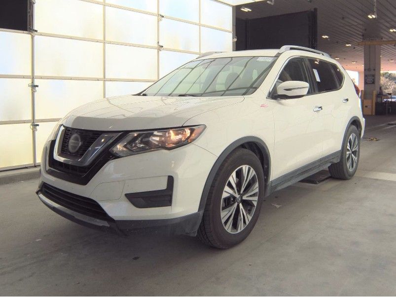 2020 Nissan Rogue SV's photo