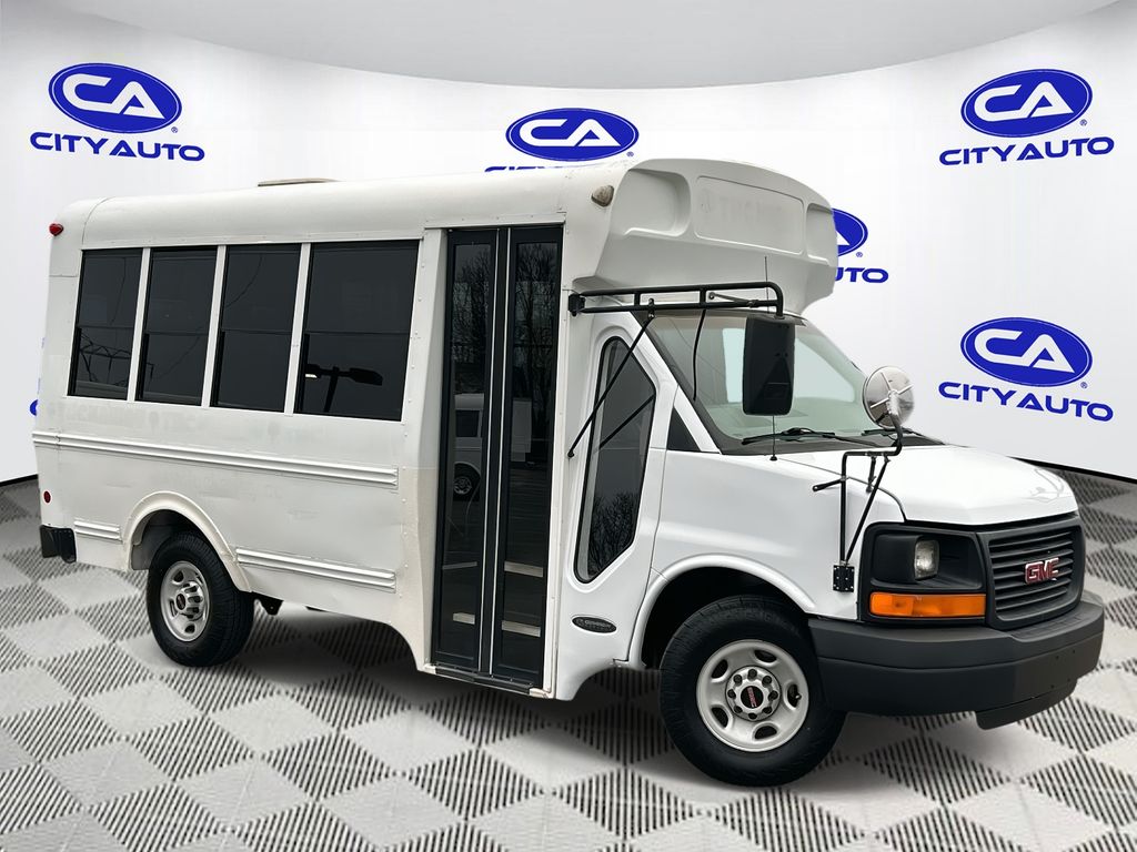 2004 GMC Savana's photo