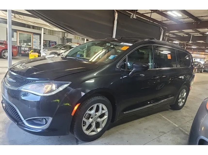 2020 Chrysler Pacifica Touring L Plus's photo