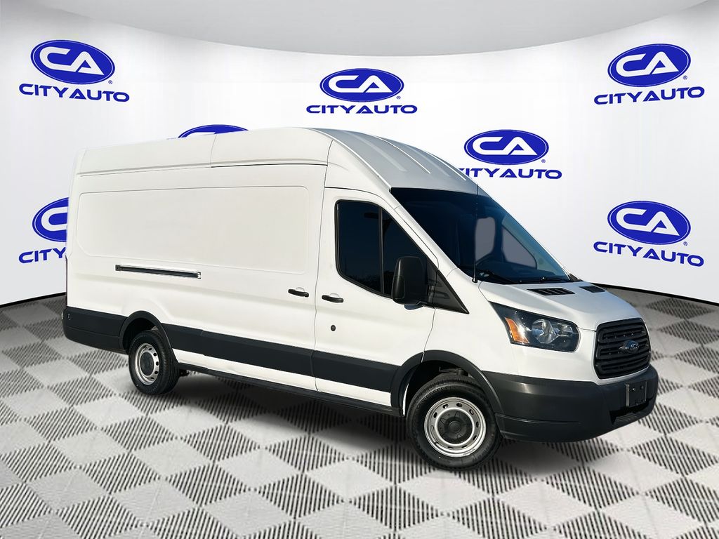 2015 Ford Transit Base's photo