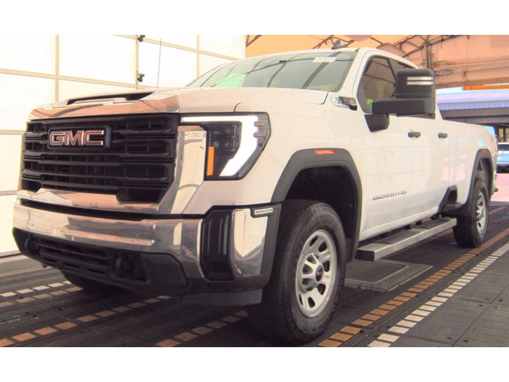 2024 GMC Sierra 2500HD Pro's photo