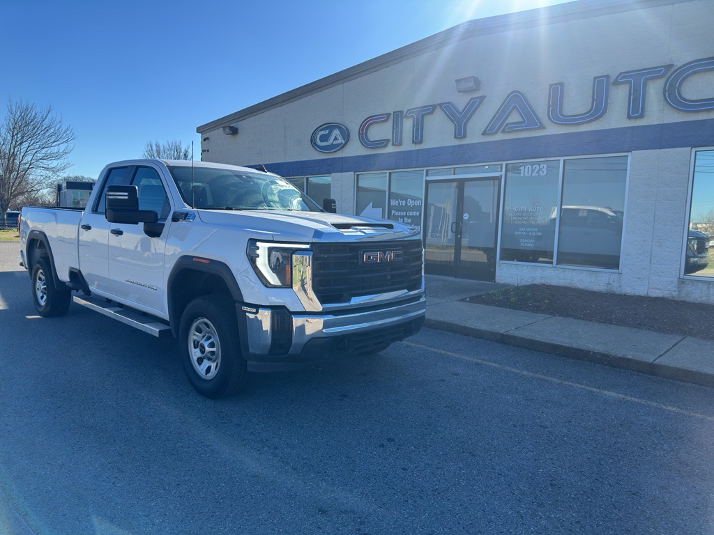 2024 GMC Sierra Base's photo