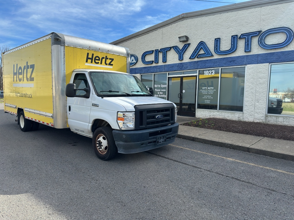 2022 Ford E-Series Base's photo