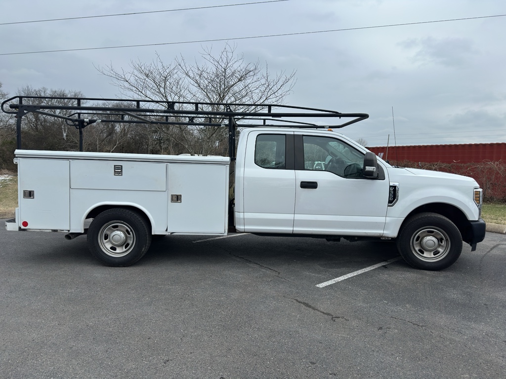 2019 Ford F-350 Super Duty Chassis Cab XL