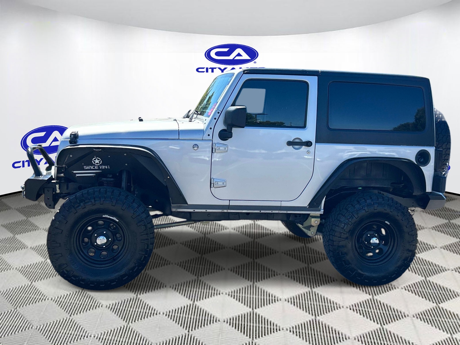 Vehicle photo 7