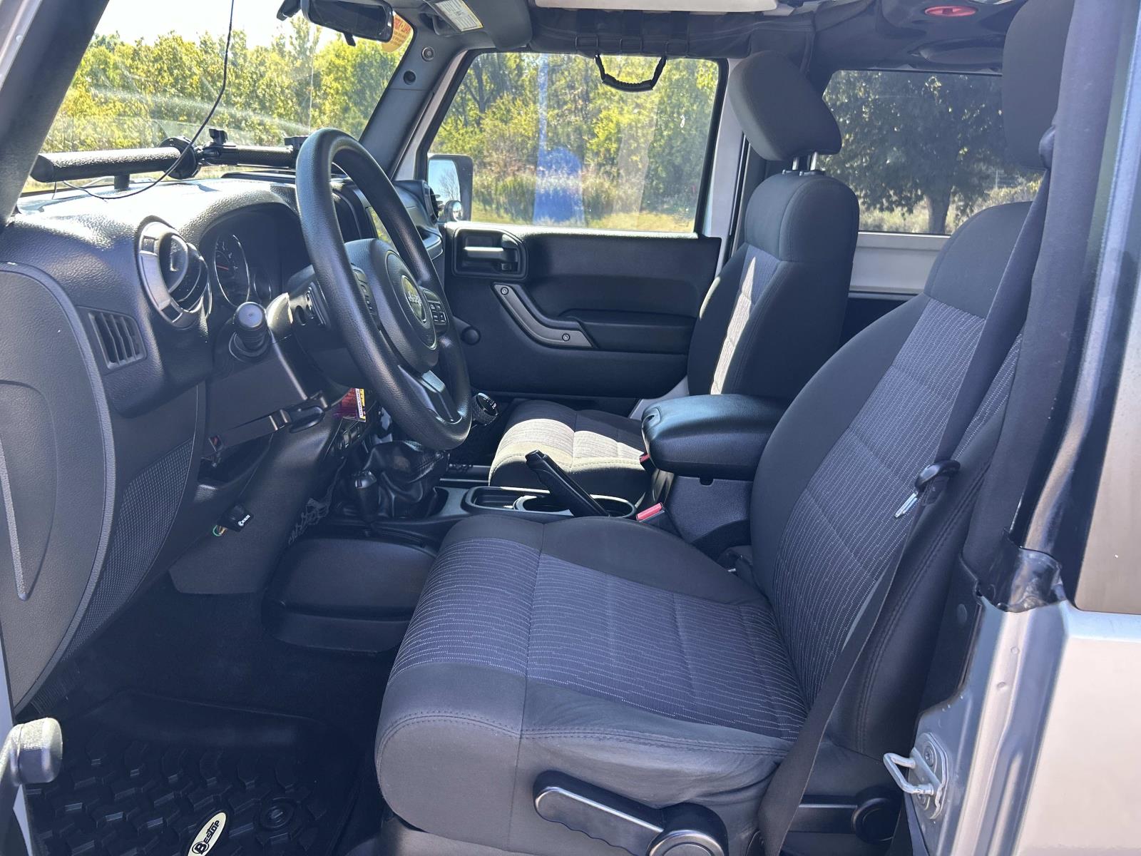 Vehicle photo 20