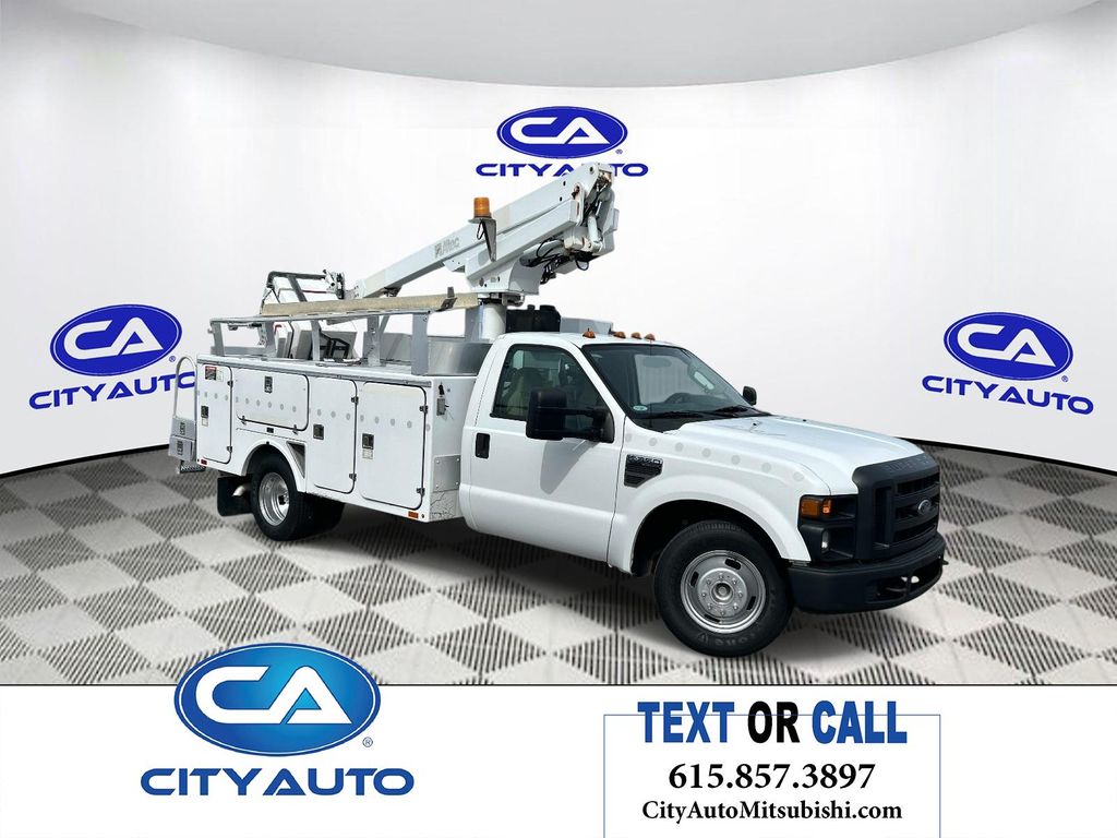 2008 Ford F-350 Super Duty Chassis Cab XL