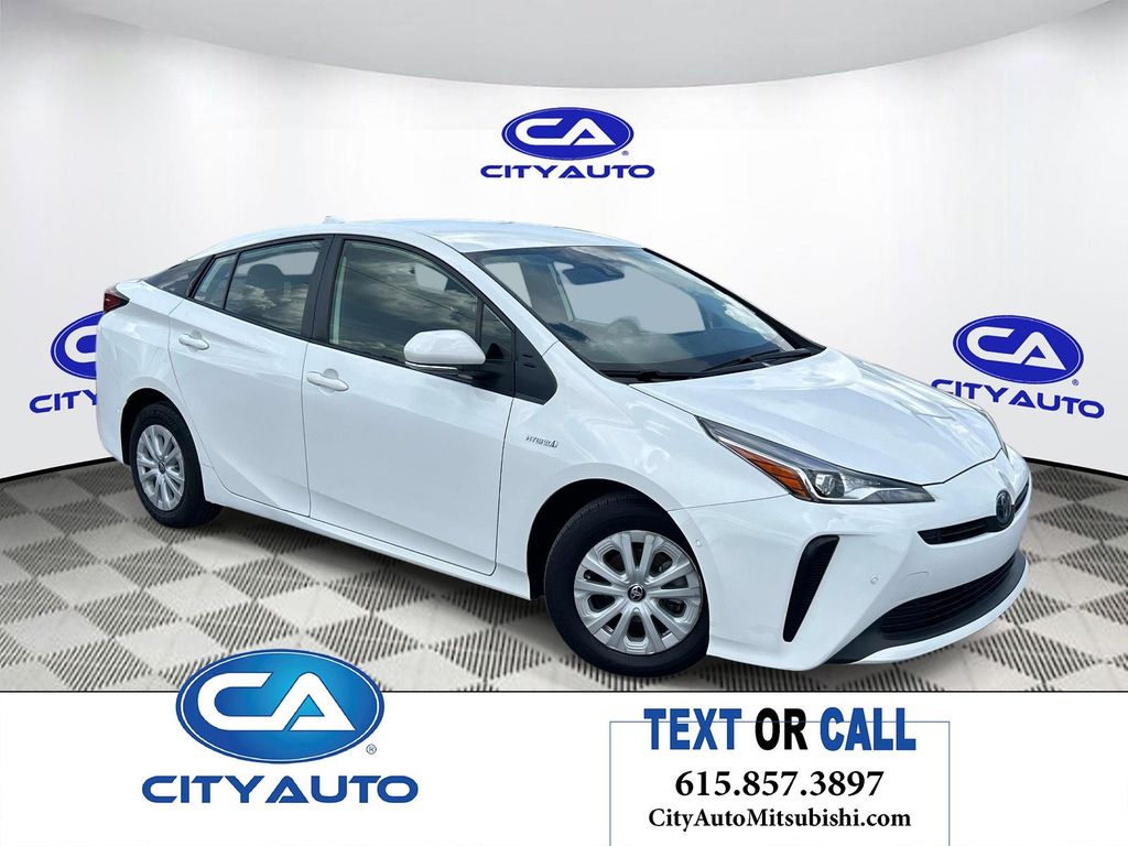 2022 Toyota Prius LE FWD's photo