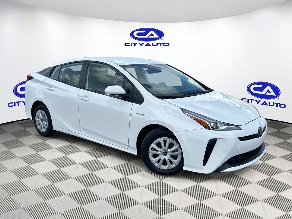 2022 Toyota Prius LE FWD's photo