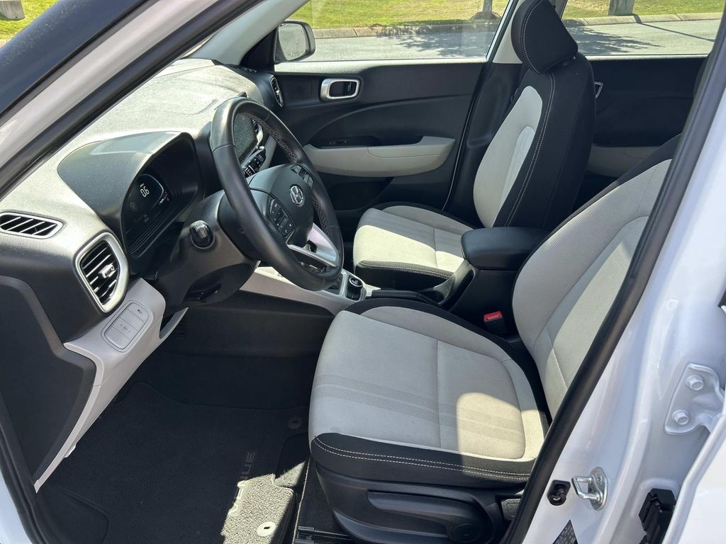 Used 2025 Hyundai Venue SUV