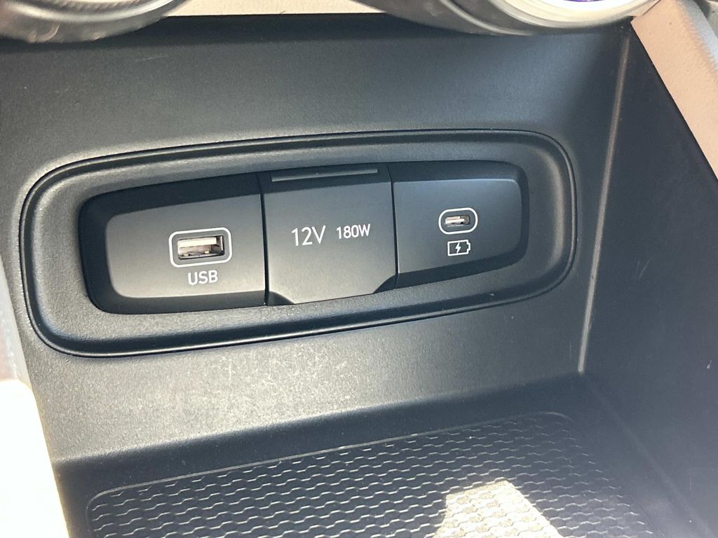 Used 2025 Hyundai Venue SUV