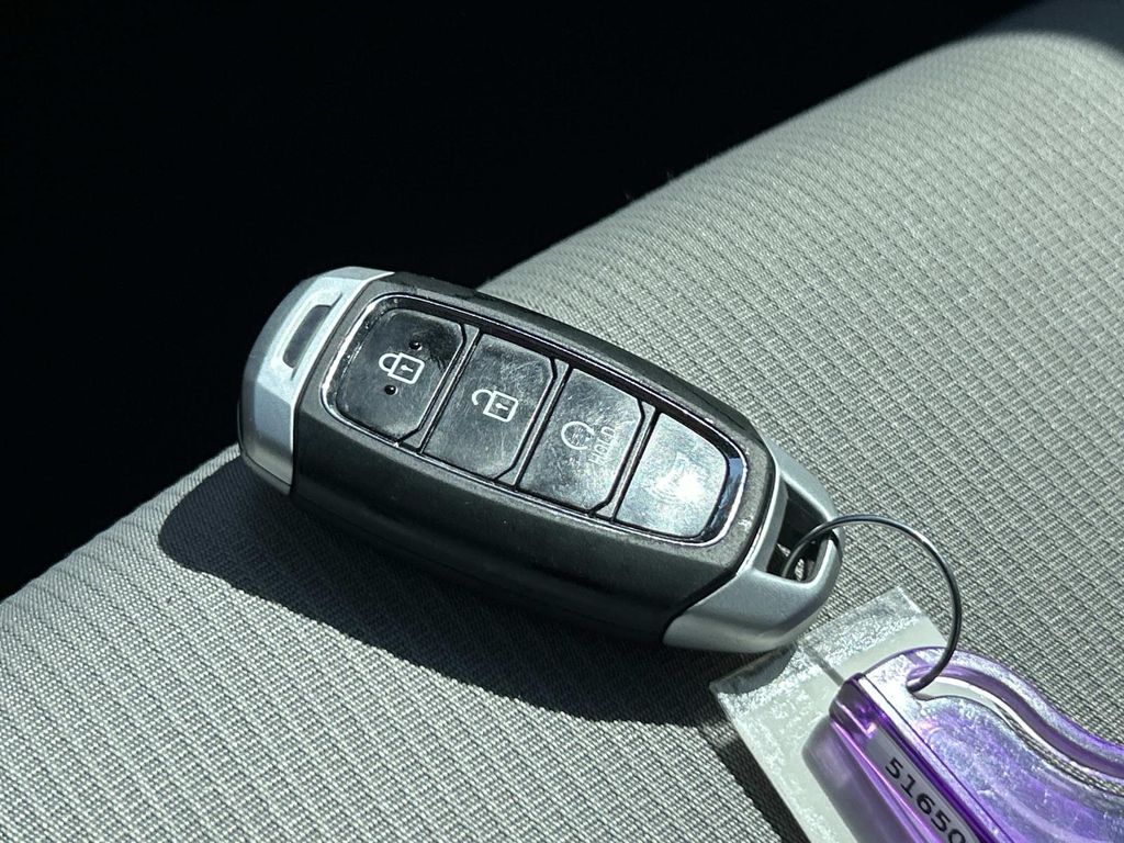 Used 2025 Hyundai Venue SUV