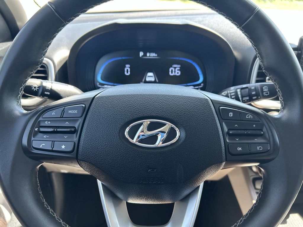 Used 2025 Hyundai Venue SUV