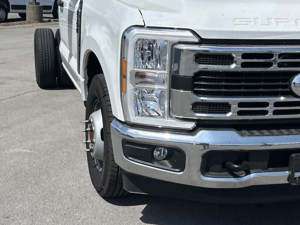 Used 2025 Ford F-350 Super Duty Chassis Truck